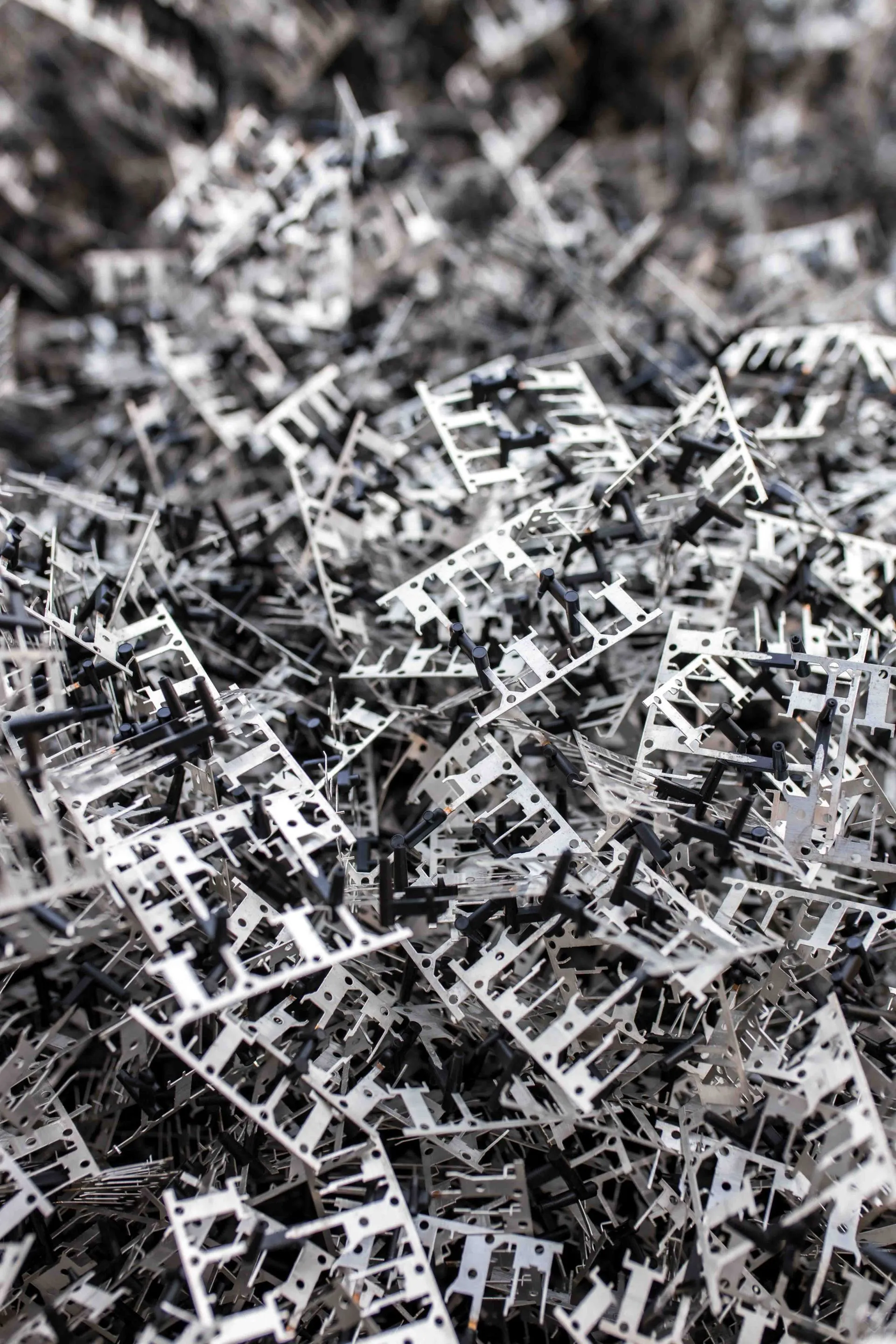 Teaser Abfälle aus Präzisions, Stanztechnik und Automobilelektronik